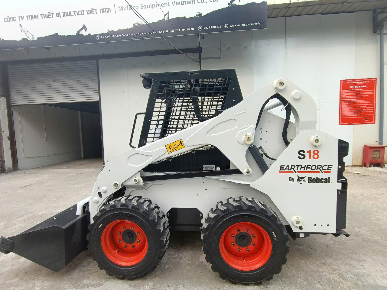 MÁY XÚC TRƯỢT BOBCAT S18 - HÀNG SẴN TRONG KHO