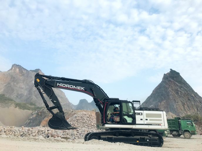 MÁY XÚC ĐÀO BÁNH HIDROMEK 390LCHD HMK 390LCHD Ha Nam 1